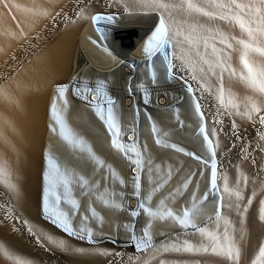 Button down tank